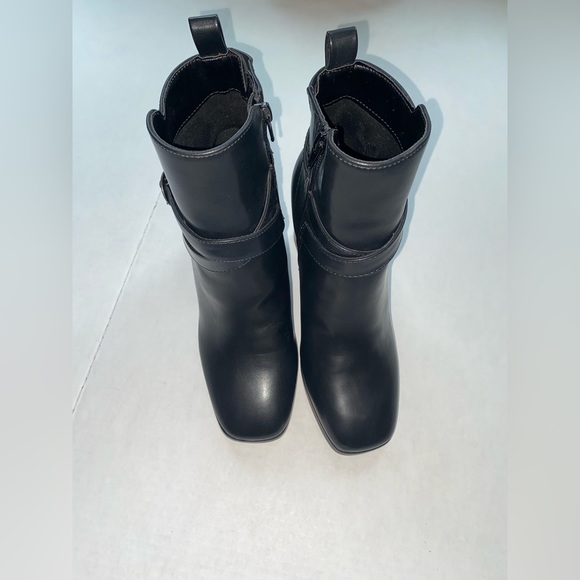 WOMEN'S BLACK KENSIE AXEL HEELED BOOTIES SIZE 6.5 DRESSY STAPLE BUCKLE DETAIL - Picture 3 of 9